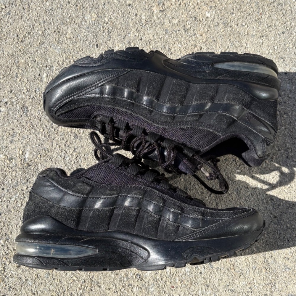 Nike Air Max 95 GS Triple Black Leather Suede Mesh Sneakers 307565-055 6.5Y - Picture 2 of 7